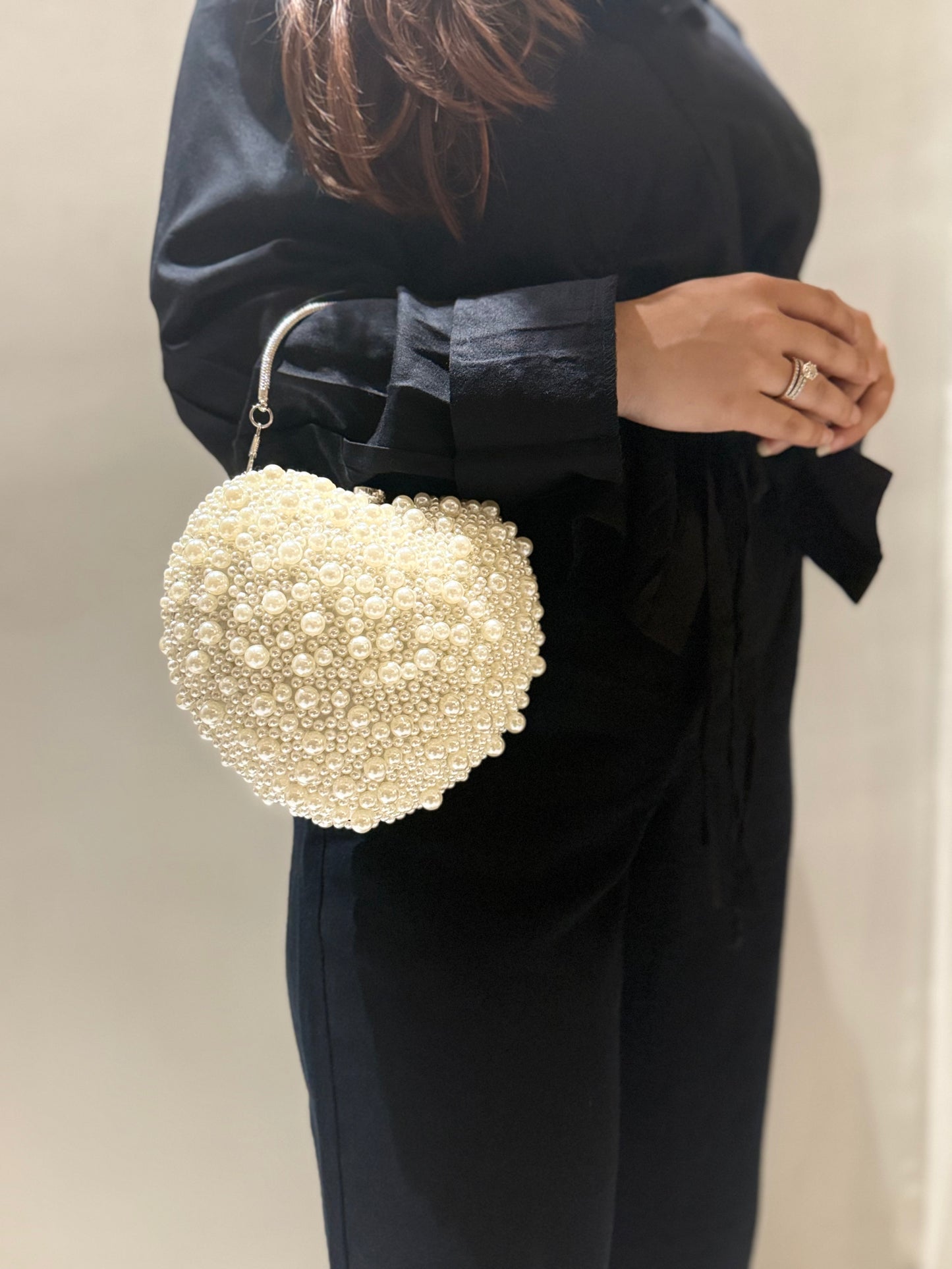 PEARL HEART CLUTCH