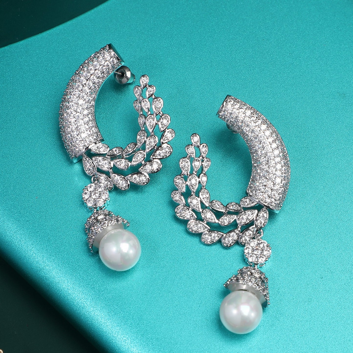 LUXE PEARL VINE EARRINGS