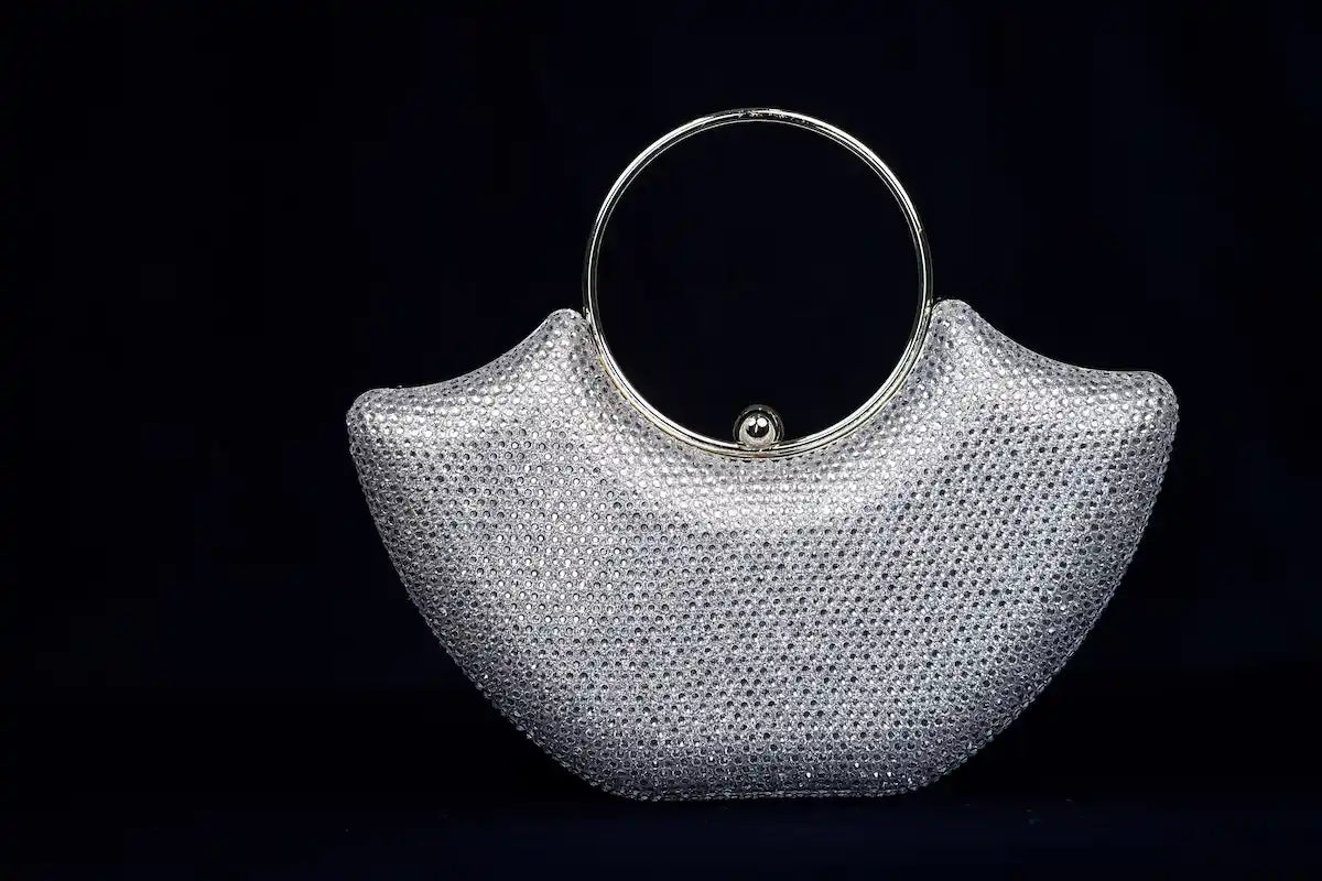 Verdelle blends sculptural grace