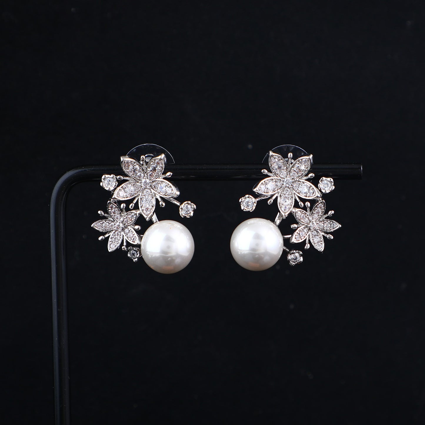 FLEUR PEARL DROP EARRINGS