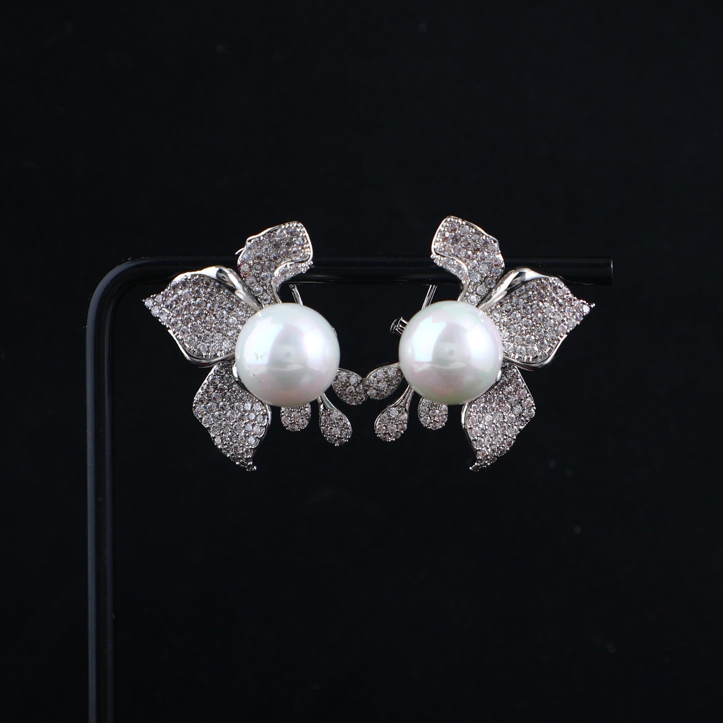 ORCHID PEARL STUD EARRINGS