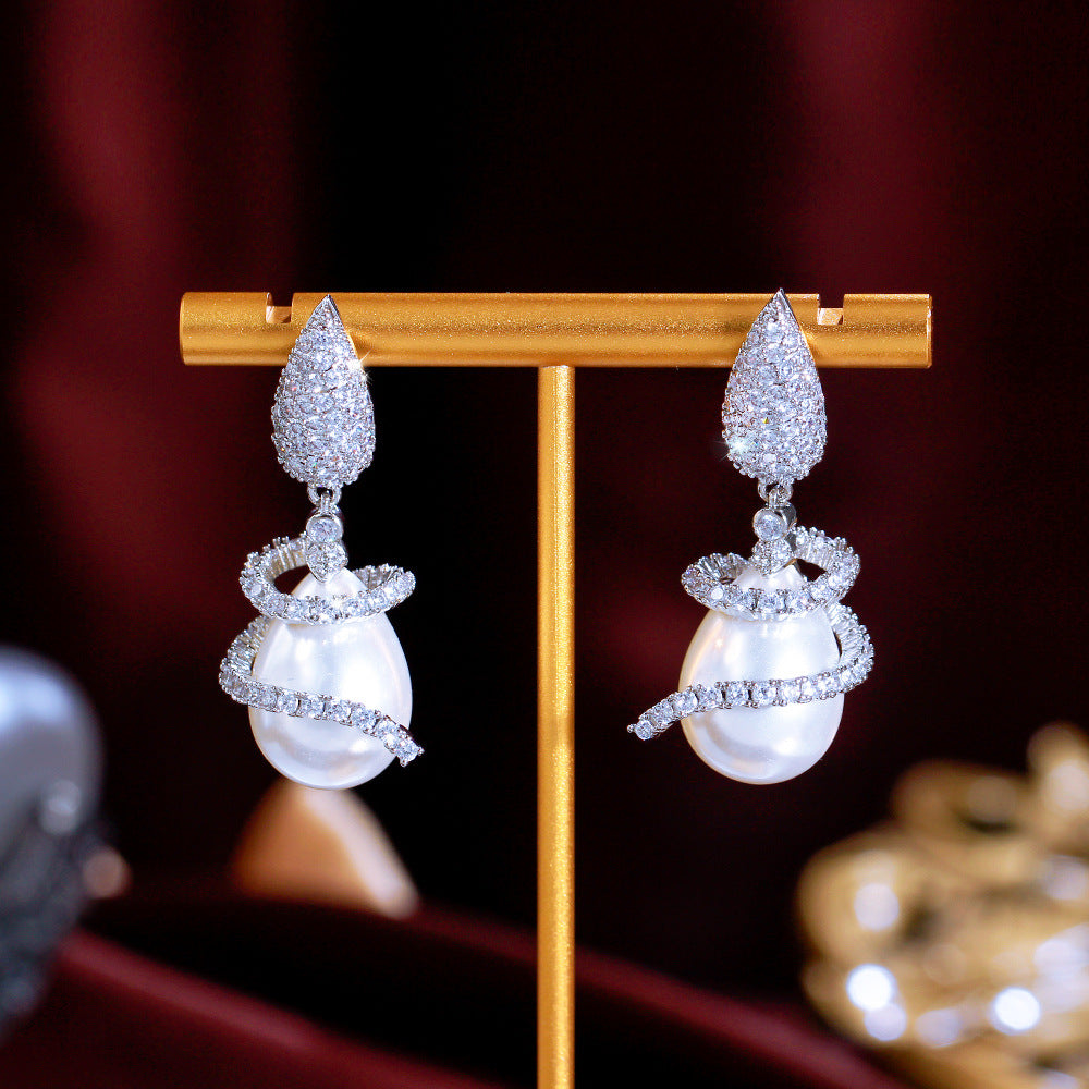 MOONLIT SWIRL EARRINGS