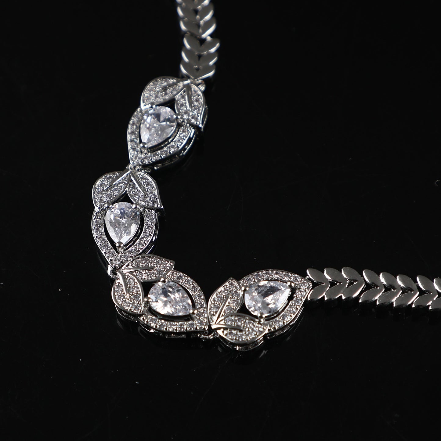 CELESTE LEAF BRACELET